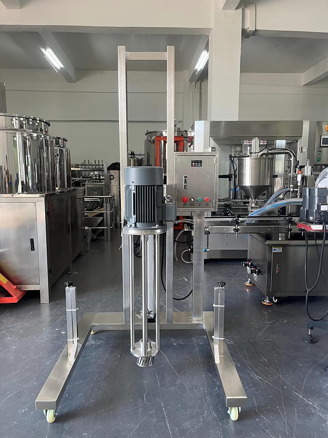 Pneumatic lift homogenizer with 100L mobile open-top tank