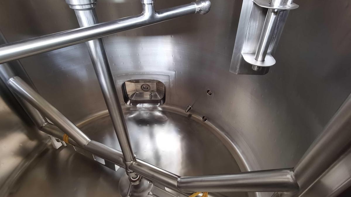 600 Gallon Stainless Steel Mixing Kettle with Sweep Agitator - Industrial Cooking Kettle for Sauces & Soups