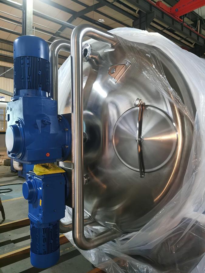 1500 Gallon Stainless Steel Mixing Kettle with Sweep & Paddle Agitator - Industrial Cooking for Sauces & Soups