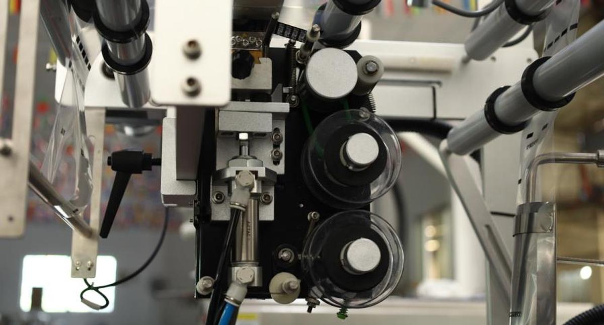 Single-lane Liquid Packaging Machine 200B+9832G