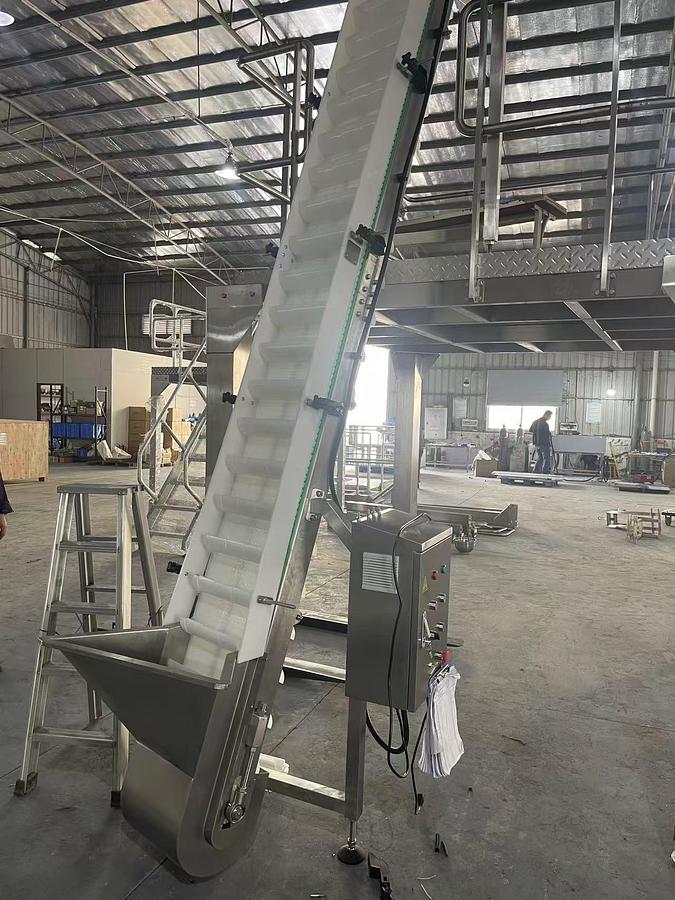 Inclined Belt Conveyor