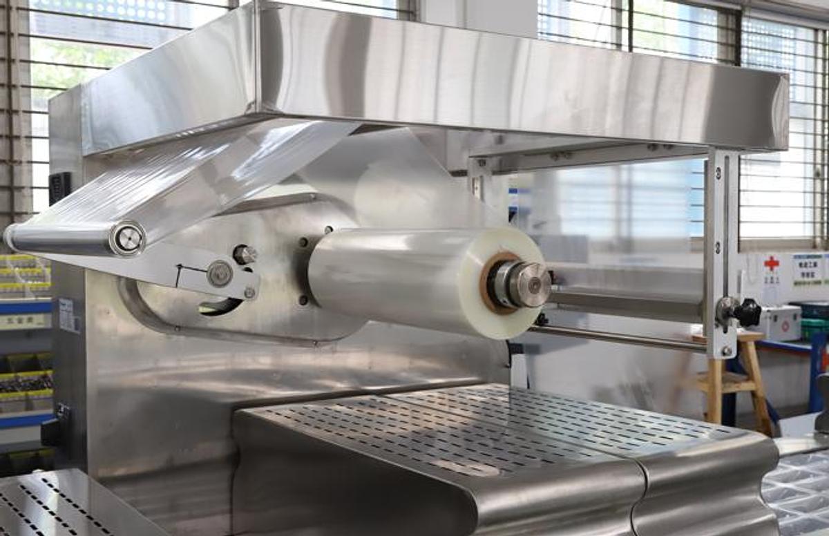 Automatic Thermoforming Vacuum Packaging Machine 420A
