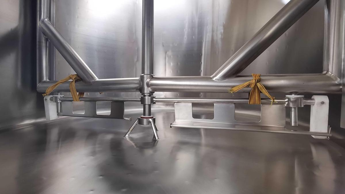 600 Gallon Stainless Steel Mixing Kettle with Sweep Agitator - Industrial Cooking Kettle for Sauces & Soups