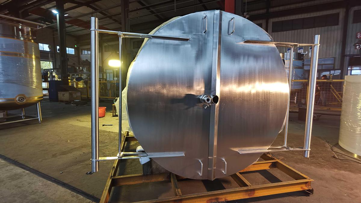 1000 Gallon Bone broth cooking tank with basket