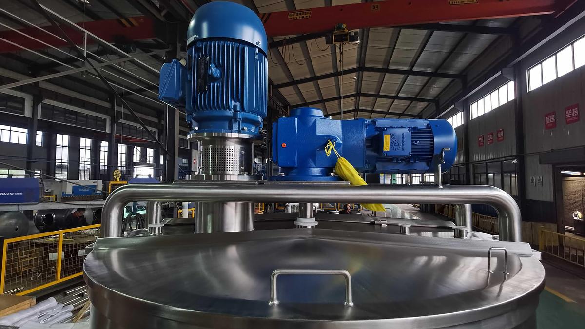 300 Gallon Steam Jacketed Mixing Kettle – ASME Rated, with Homogenizer