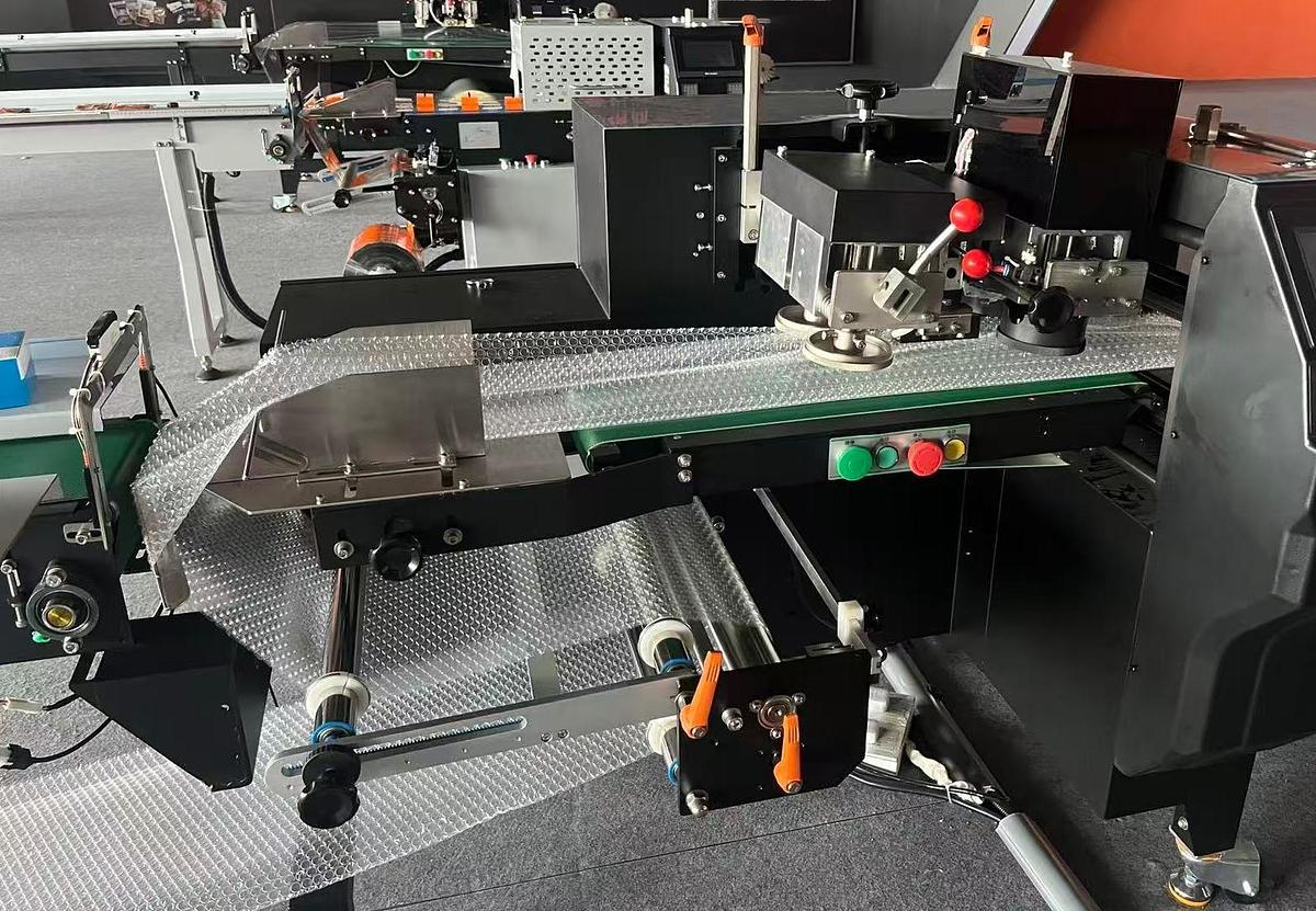 VT-160Q Bubble Wrap Packaging Machine