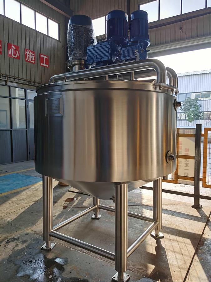 300 Gallon Triple agitation mixing tank with high shear disperser mixing