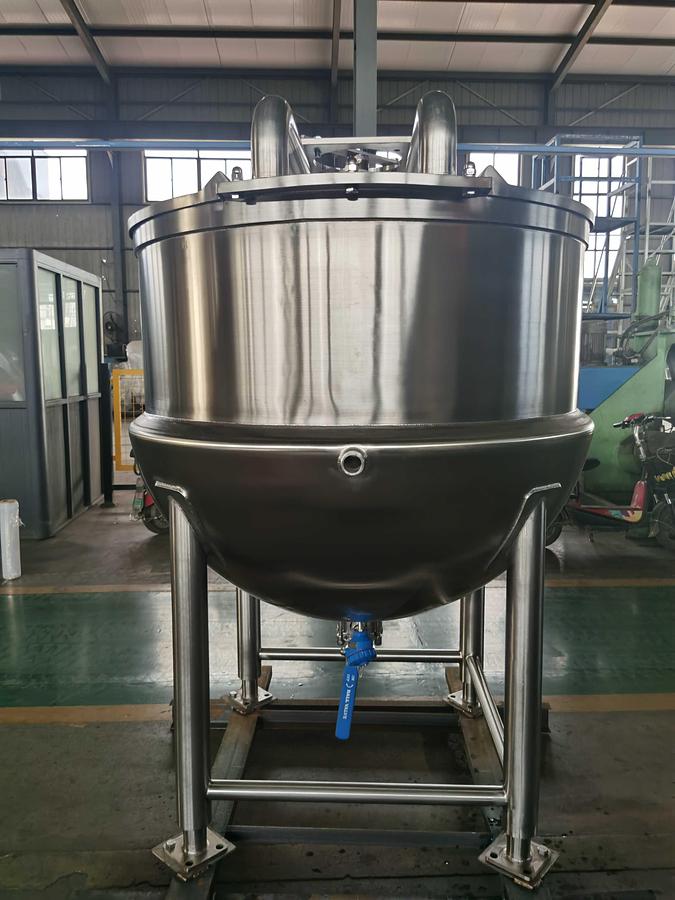 300 Gallon Stainless Steel Bare Kettle - Jacketed for Industrial Cooking with Lids and bridge