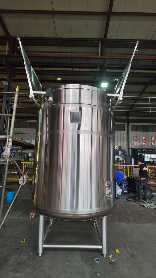 1000 Gallon Bone broth cooking tank with basket