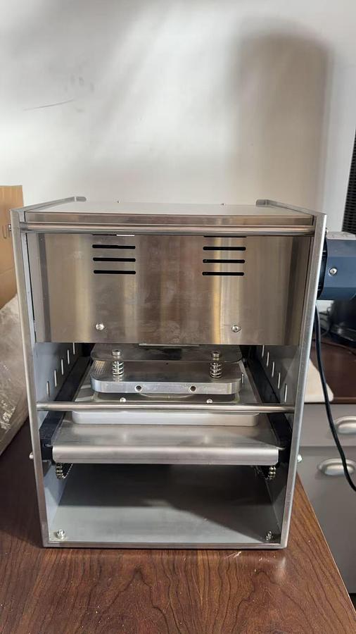 Aluminum Tray Sealing Machine