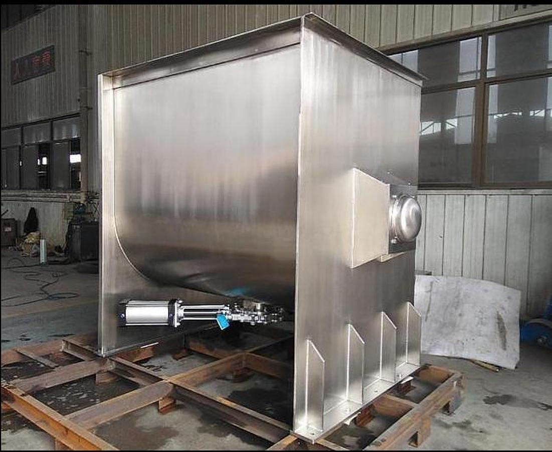 300 Cu. Ft. Ribbon Blender