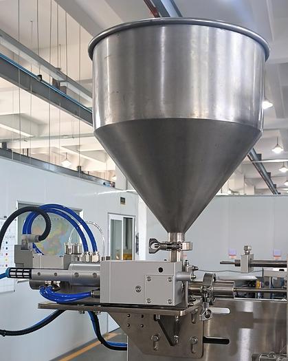 Vertical Film Fill Seal Packaging Machine for Sauce/Liquid