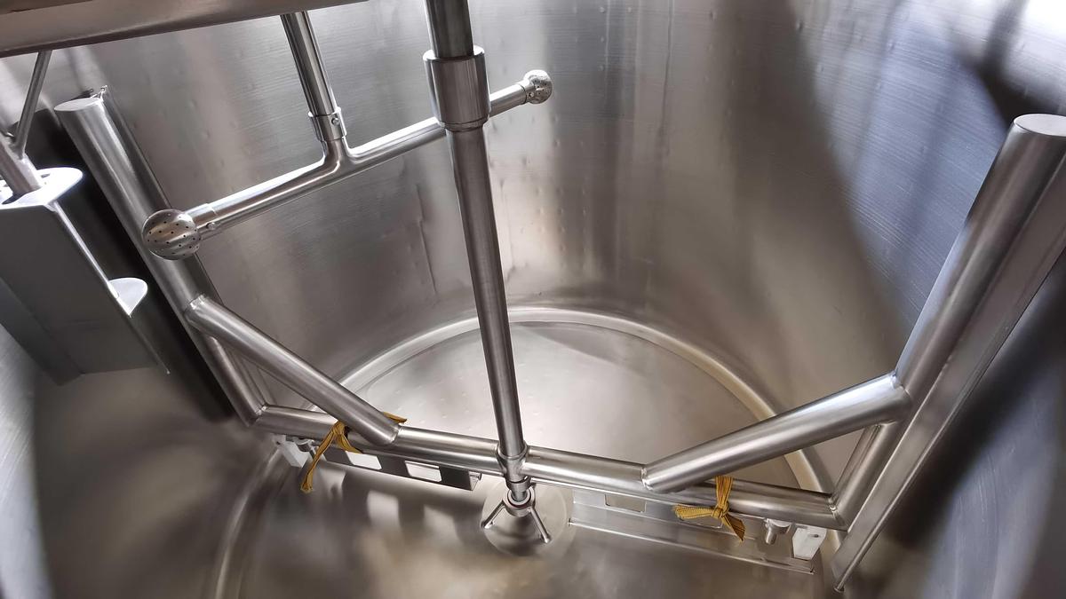 600 Gallon Stainless Steel Mixing Kettle with Sweep Agitator - Industrial Cooking Kettle for Sauces & Soups