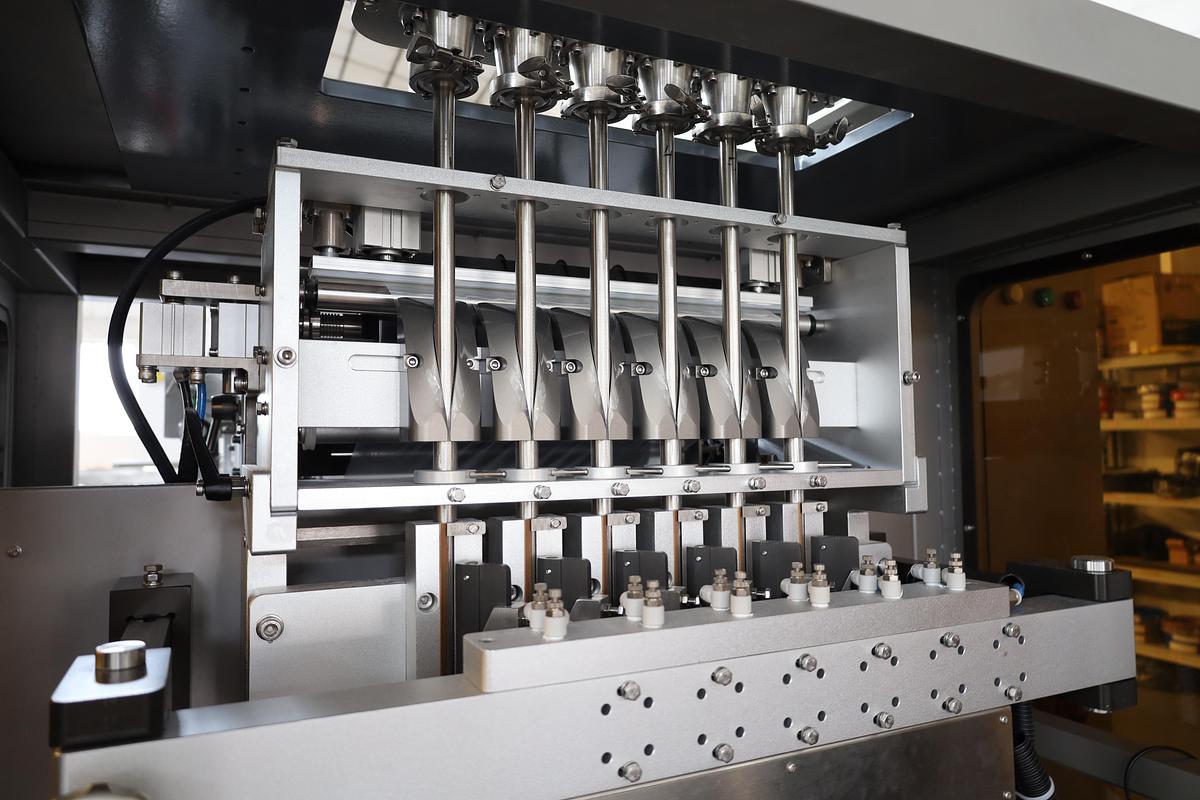 Multi-lane Center-Seal Packaging Machine for Powders DL-FJ-B