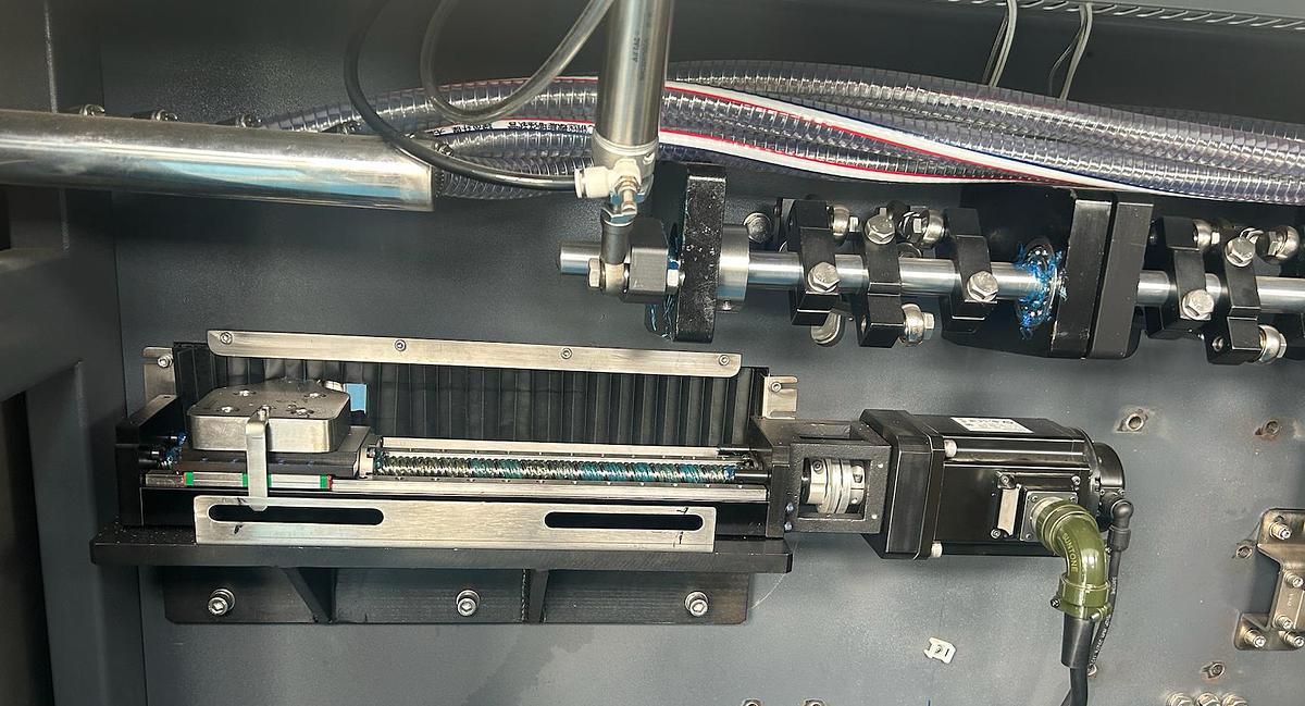 Full Servo Automatic Premade Pouch Packaging Machine 330G