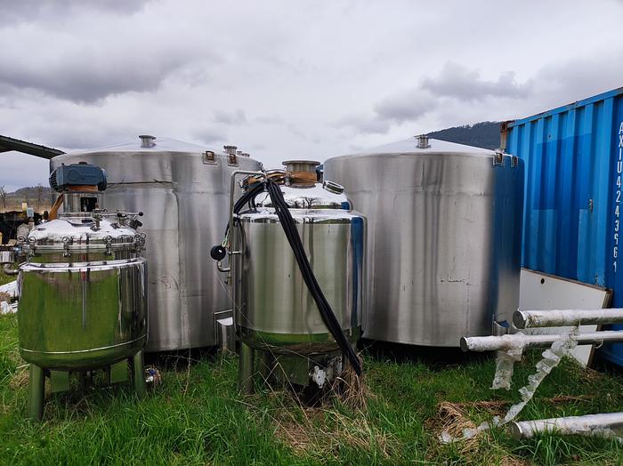 旧品 1500 gallon vertical cylinder single shell tank