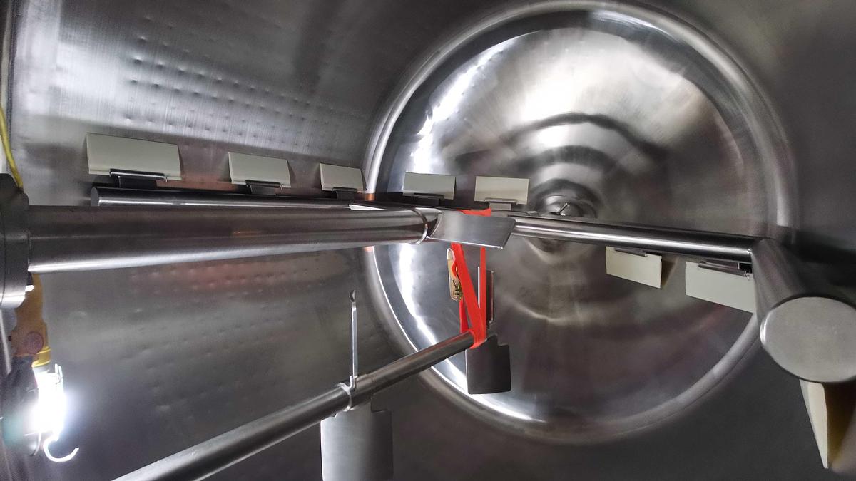 1500 Gallon Stainless Steel Mixing Kettle with Sweep & Paddle Agitator - Industrial Cooking for Sauces & Soups