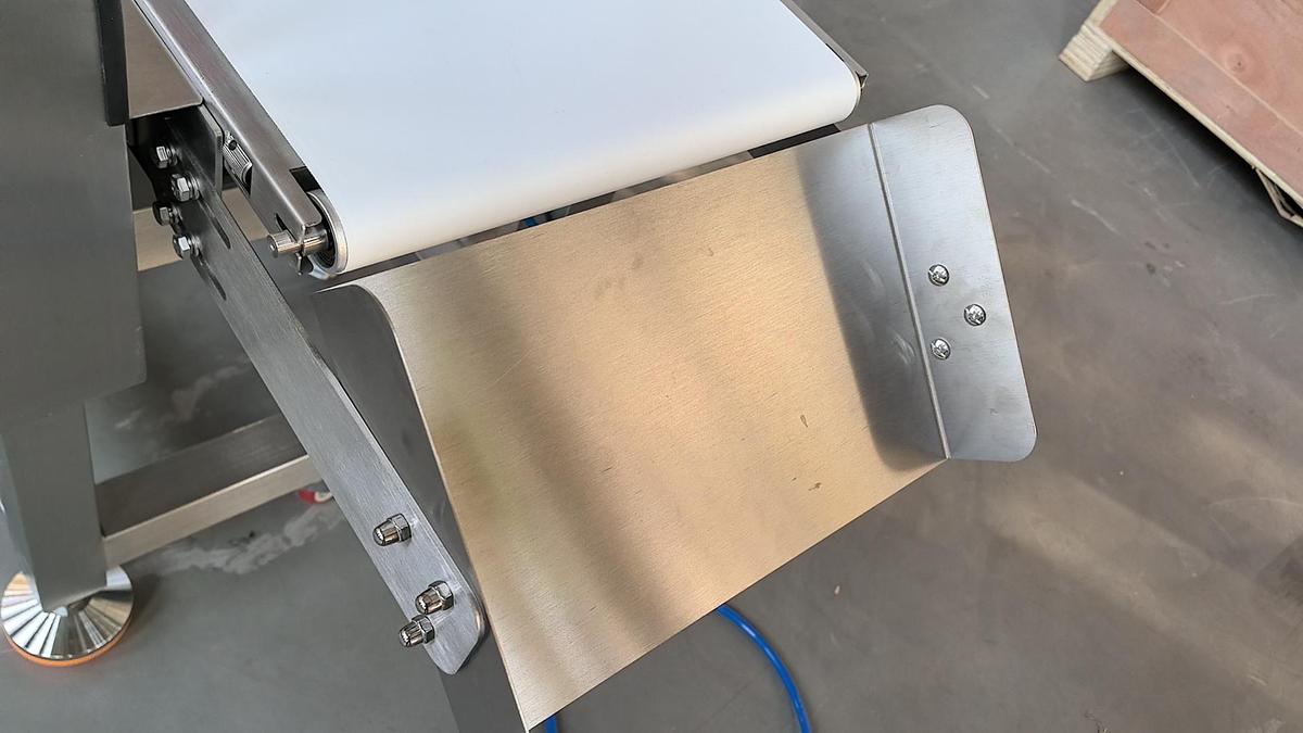 Checkweigher CQ-XP300