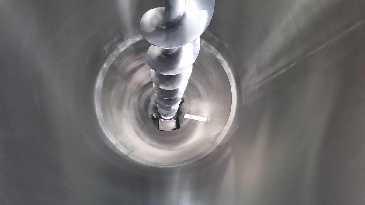 500 Gal Vertical Auger Agitator Mixing Hopper – Industrial Batch Blender