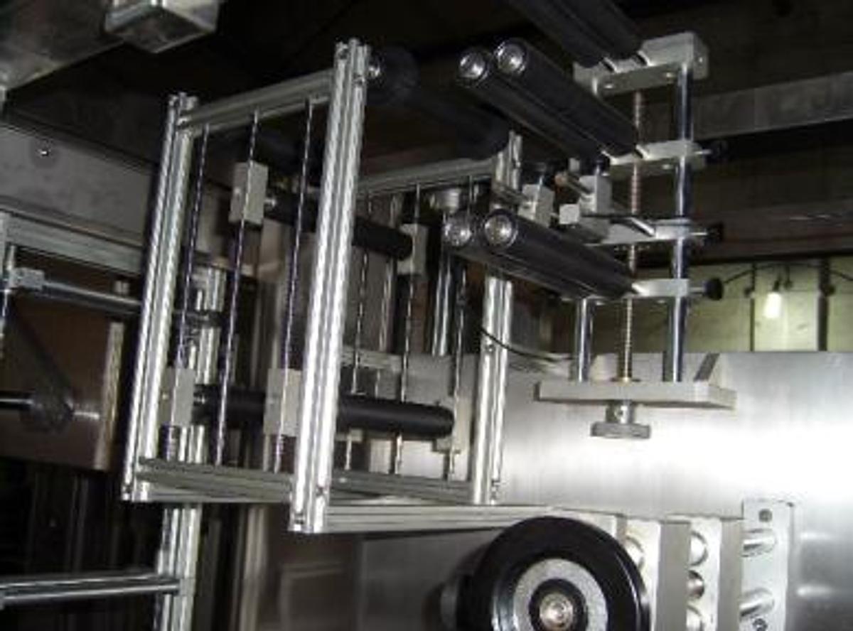 Fully Automatic Electric Heat Shrink Sleeve Labeling Machine