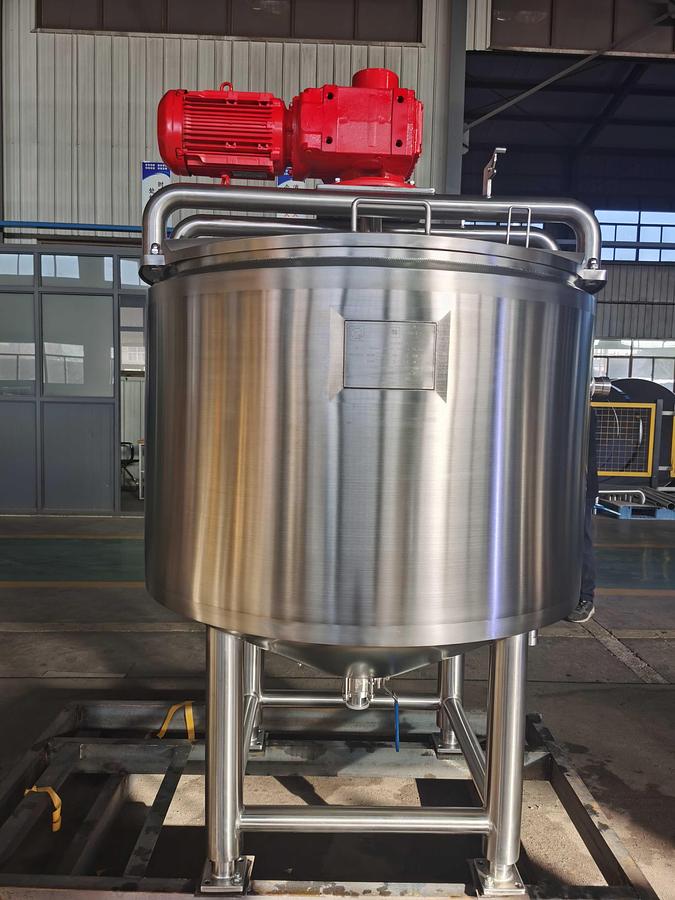 150 Gallon Stainless Steel Mixing Kettle with Sweep Agitator - Industrial Cooking for Sauces & Soups