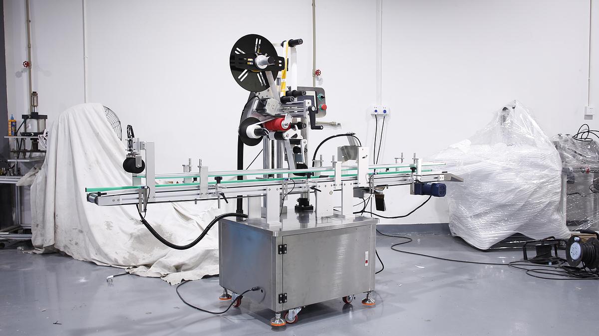 Automatic Corner Labeling Machine 210