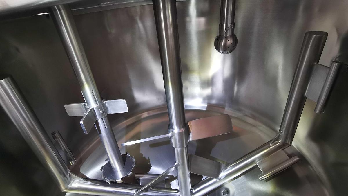 New 100 Gallon Steam Jacketed Cone Bottom Kettle: High Shear Disperser &Scraper Blade