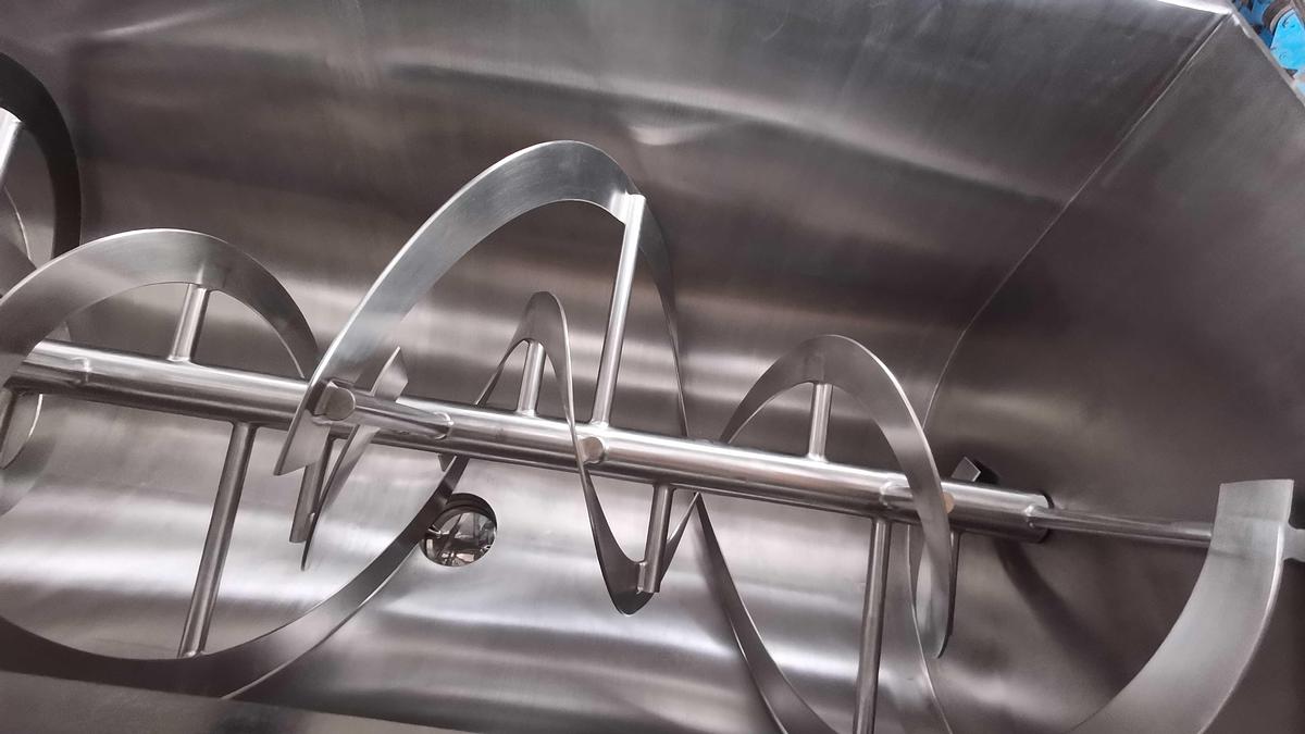 130 Cu. Ft ribbon blender