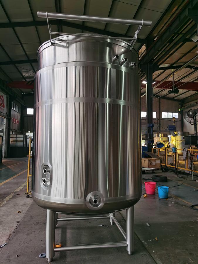 1000 Gallon Bone broth cooking tank with basket