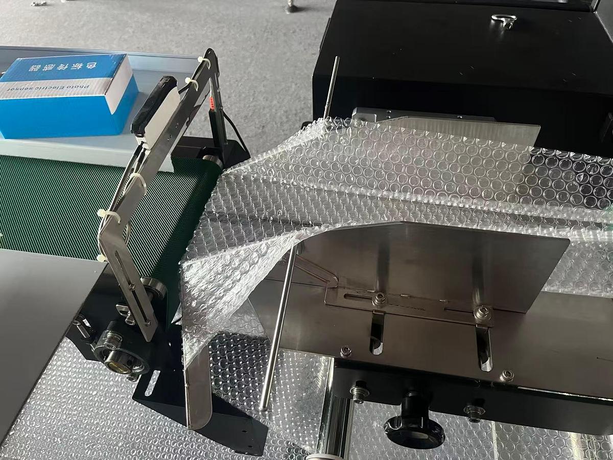 VT-160Q Bubble Wrap Packaging Machine