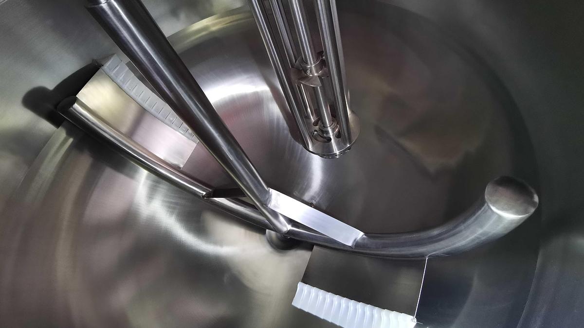 300 Gallon Steam Jacketed Mixing Kettle – ASME Rated, with Homogenizer