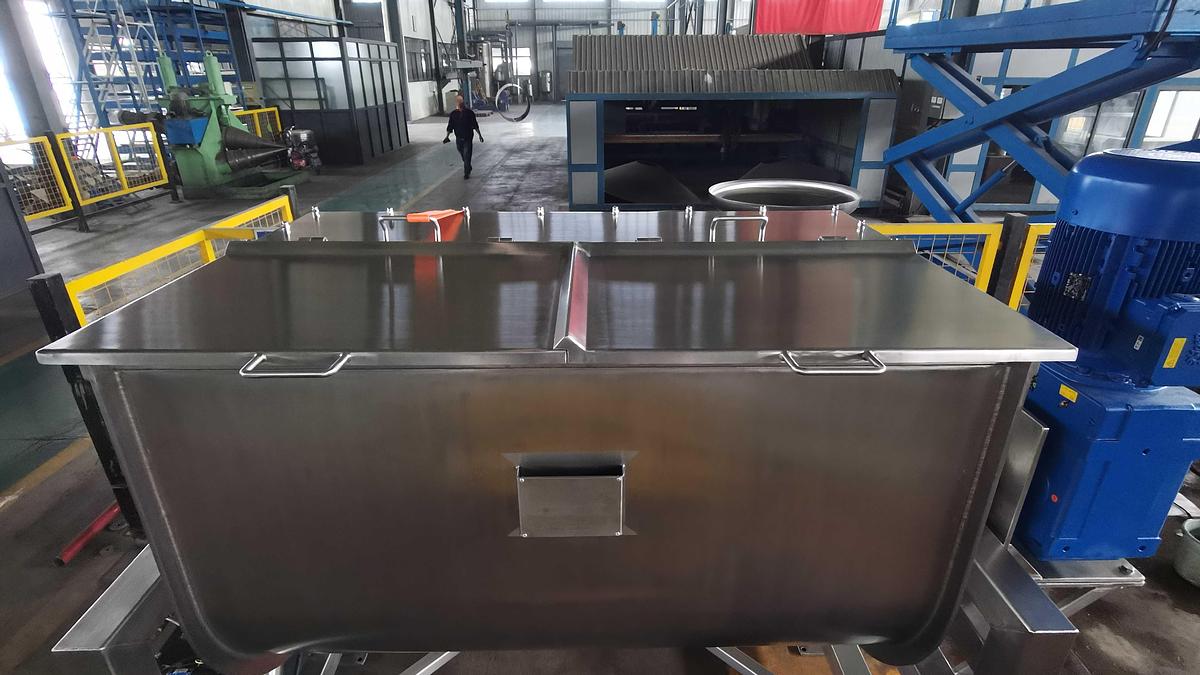 New 35 CU. FT. Paddle Blender w/ Hydraulic Tilt Discharge