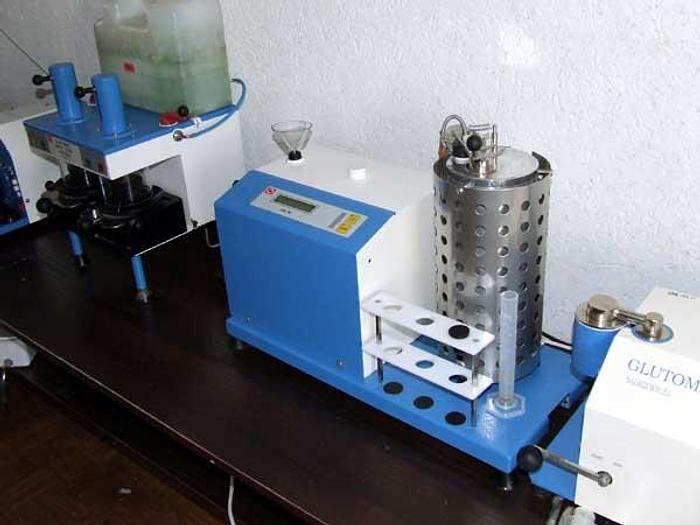 Used Młyn do przemiału zbóż na mąkę z własnym laboratorium