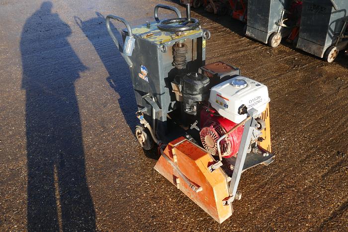 Used BELLE FLOOR SAW