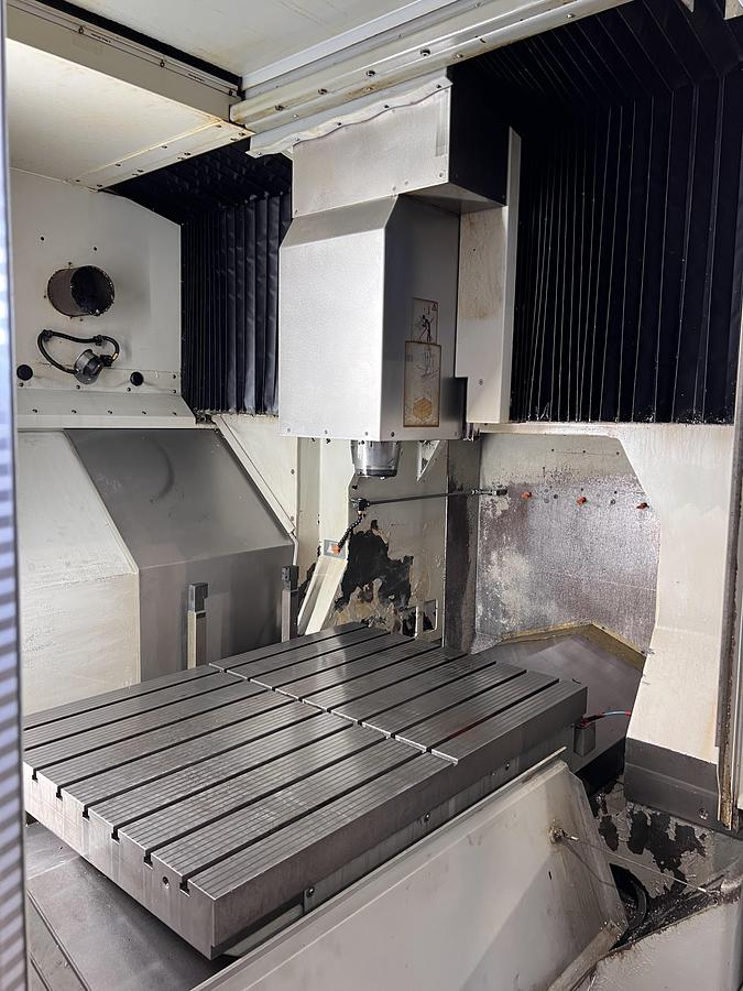 Usato CENTRO DI LAVORO VERTICALE DECKEL MAHO mod. DMC 500 Linear