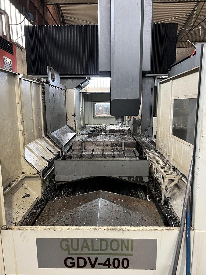 Usato FRESATRICE A PORTALE GUALDONI GDV 400