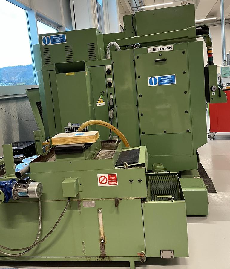Usato CENTRO DI LAVORO C.B. FERRARI A 15 5 assi 