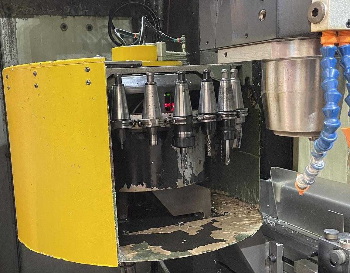 Usato CENTRO DI LAVORO C.B. FERRARI A 15 5 assi 