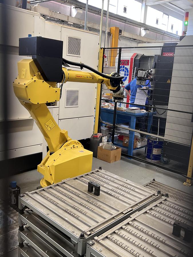 Usato CENTRO DI LAVORO USATO DMG MORI mod. CMX 800 V