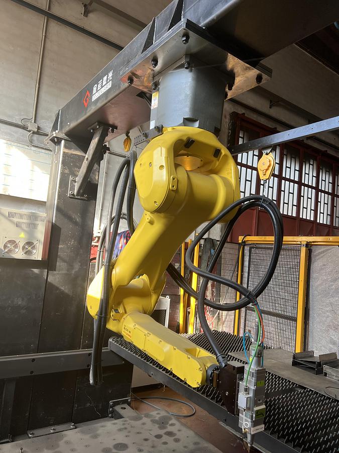 Usato TAGLIO LASER FIBRA 3D GOLDEN LASER BT240S0019