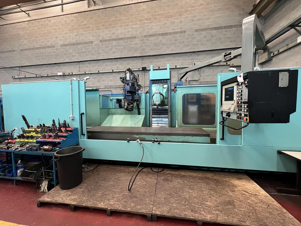 Usato FRESATRICE A BANCO FISSO SACHMAN T 10 HS