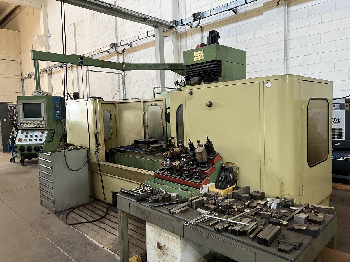 Usato FRESATRICE A BANCO FISSO GOGLIO FX 15