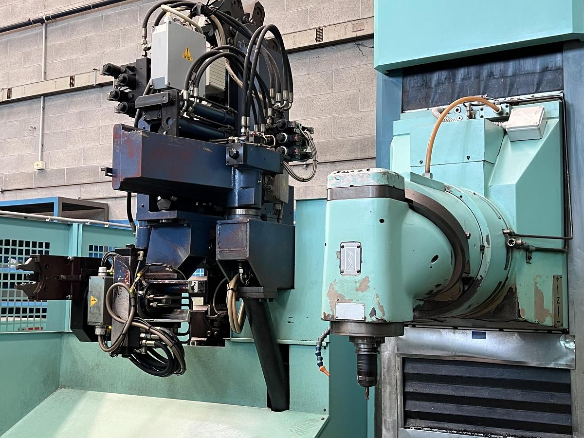 Usato FRESATRICE A BANCO FISSO SACHMAN T 10 HS