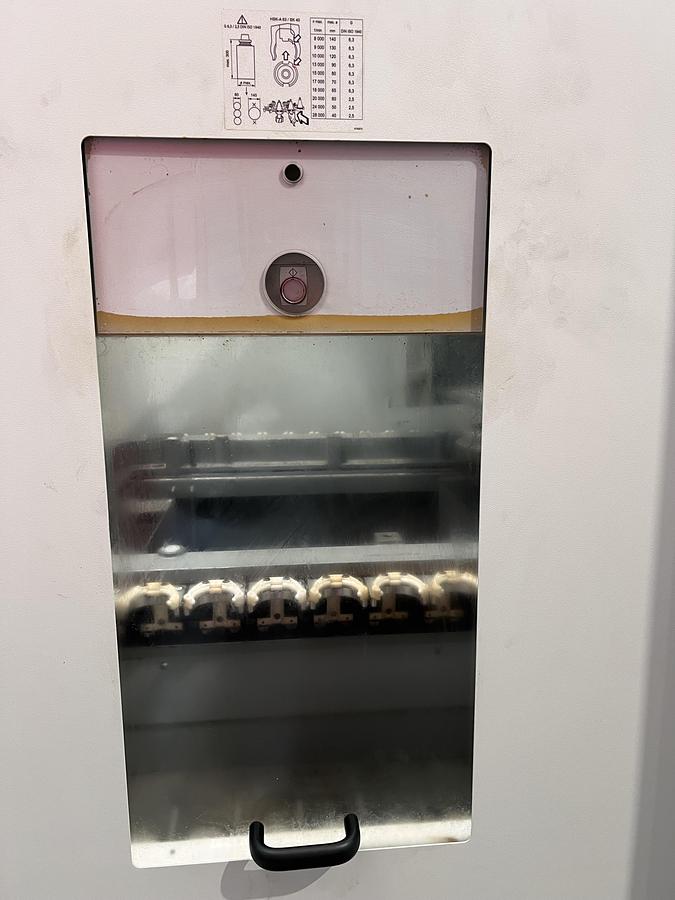 Usato CENTRO DI LAVORO VERTICALE DECKEL MAHO mod. DMC 500 Linear