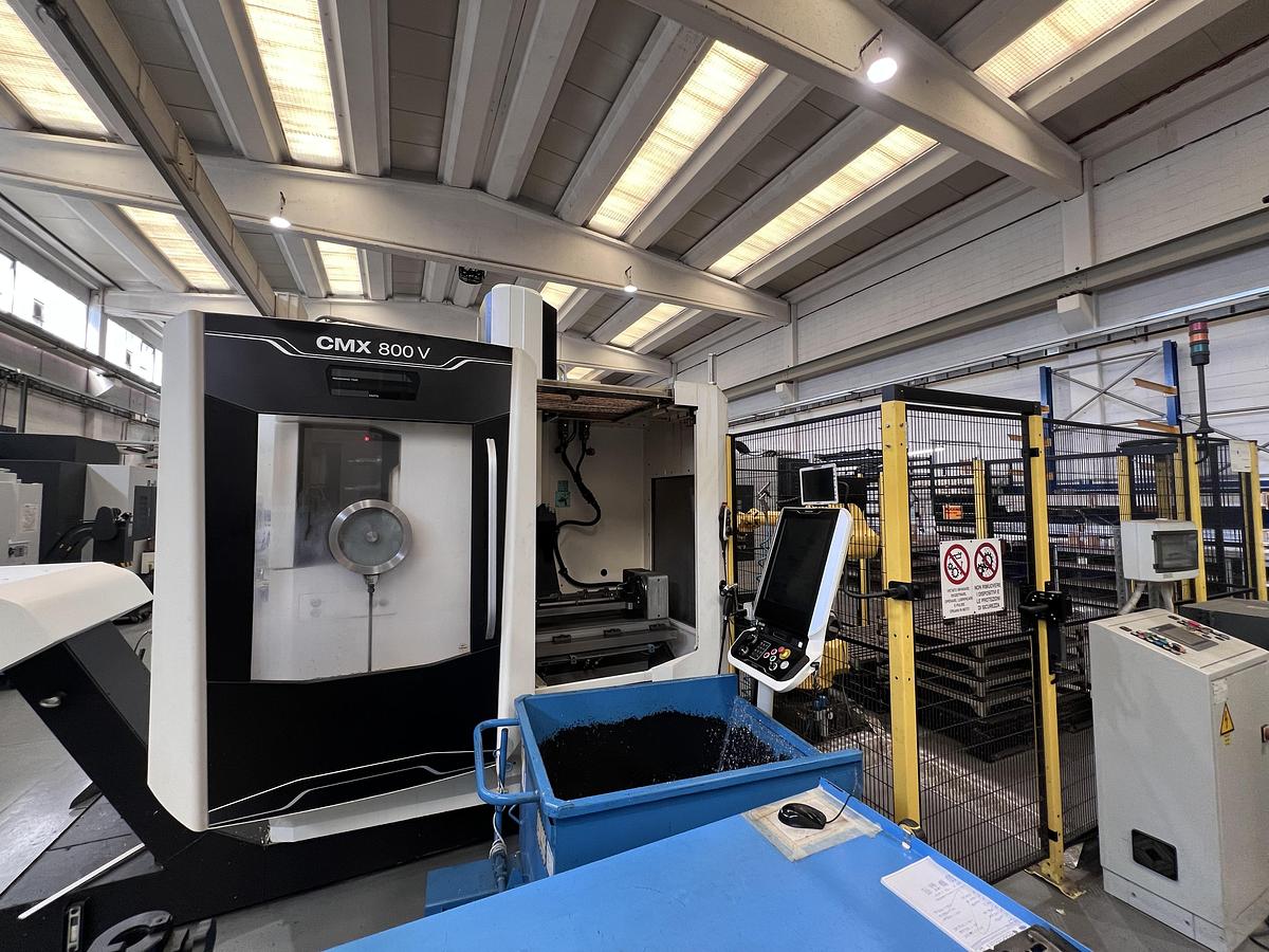 Usato CENTRO DI LAVORO USATO DMG MORI mod. CMX 800 V