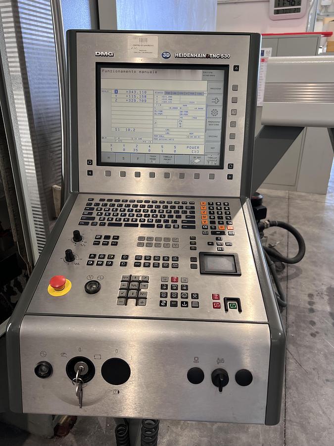 Usato CENTRO DI LAVORO VERTICALE DECKEL MAHO mod. DMC 500 Linear