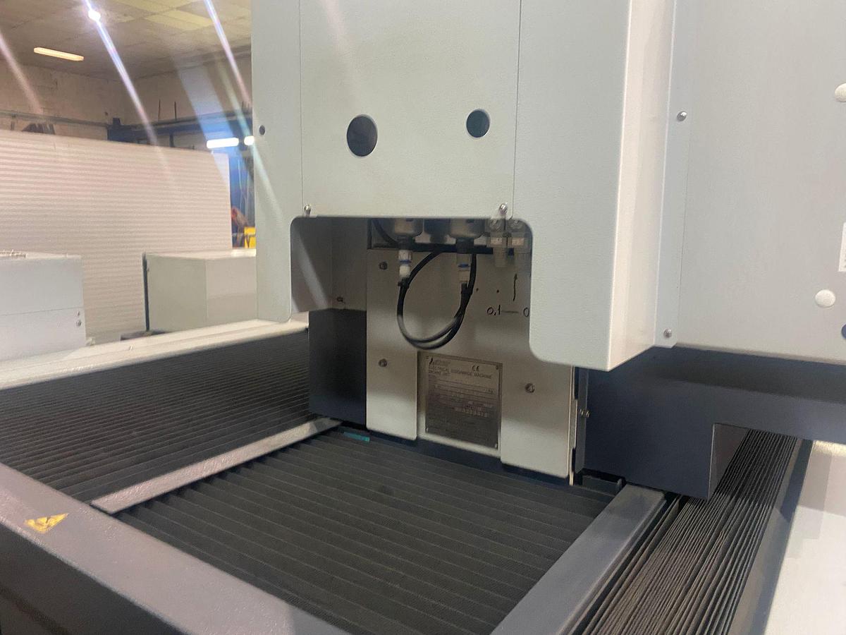 Usato Erosione a Filo Mitsubishi MV 2400S