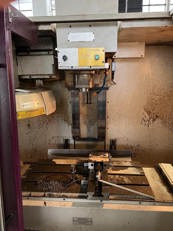 Usato 1999 BRIDGEPORT VMC 600-22 Digital