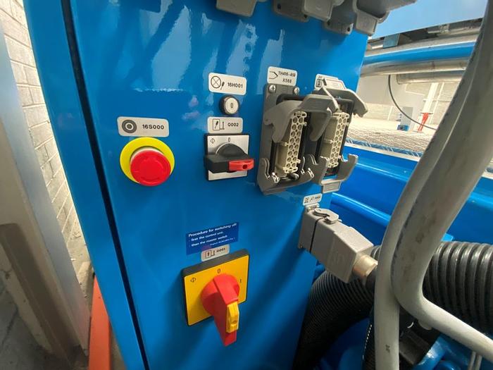 Used 2000 Netstal Synergy S-1750-900 Moulding Machine