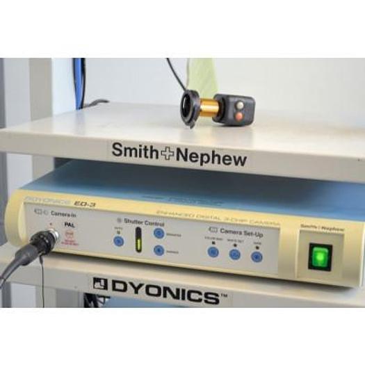 D'occasion COLONNE D'ENDOSCOPIE COMPRENANT : MONITEUR SONY CAMERA 3CCD SMITH ET NEPHEW ED3 + SOURCE DE LUMIERE XENON X